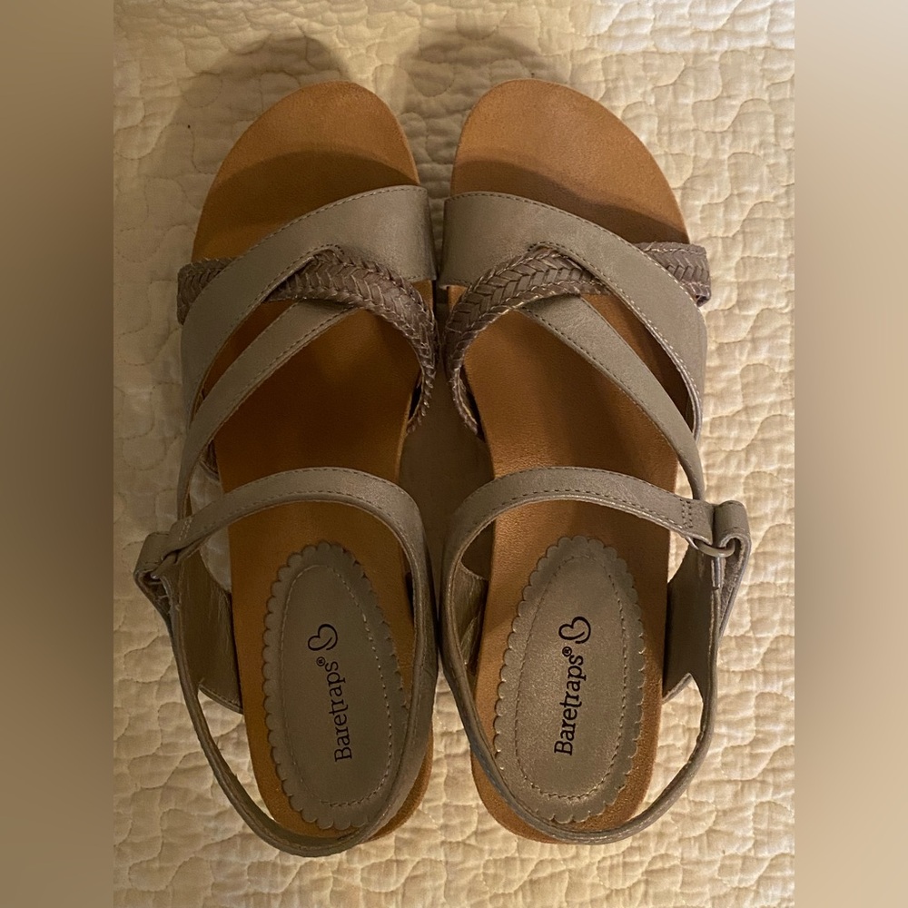 BareTraps Tan Comfort Sandals Multi-Strap Design